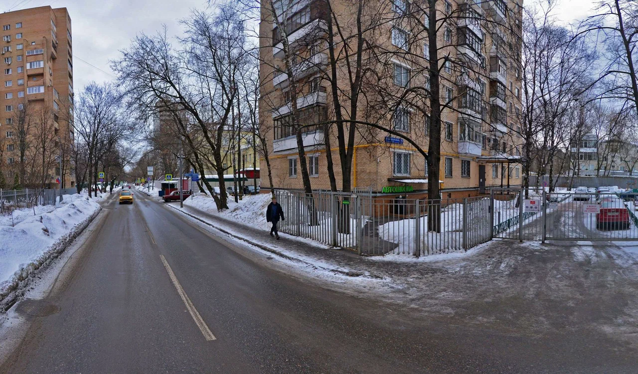 Вход в автошколу АвтоМир, фото 1